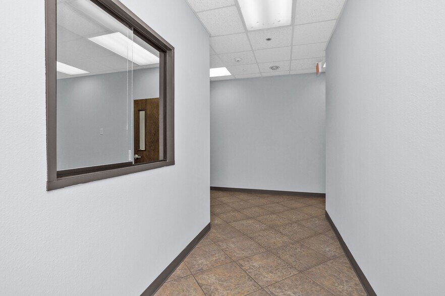 More Photos Of 1207 N Fm 3083 Rd, Conroe Distribution For Lease