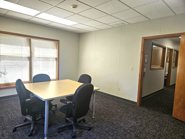 More Photos Of 1475 S Washington Ave, Saginaw Office For Lease