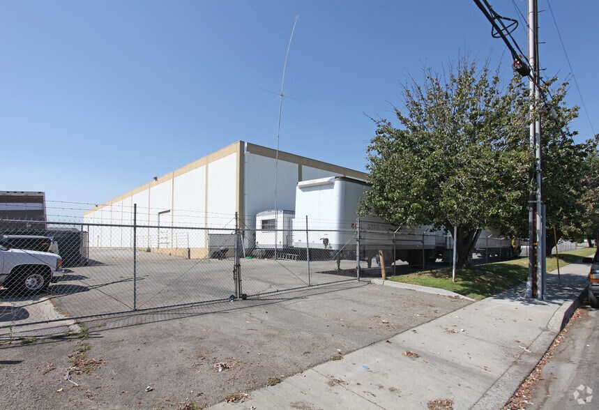 More Photos Of 515 S 6th Ave, La Puente Distribution For Sale
