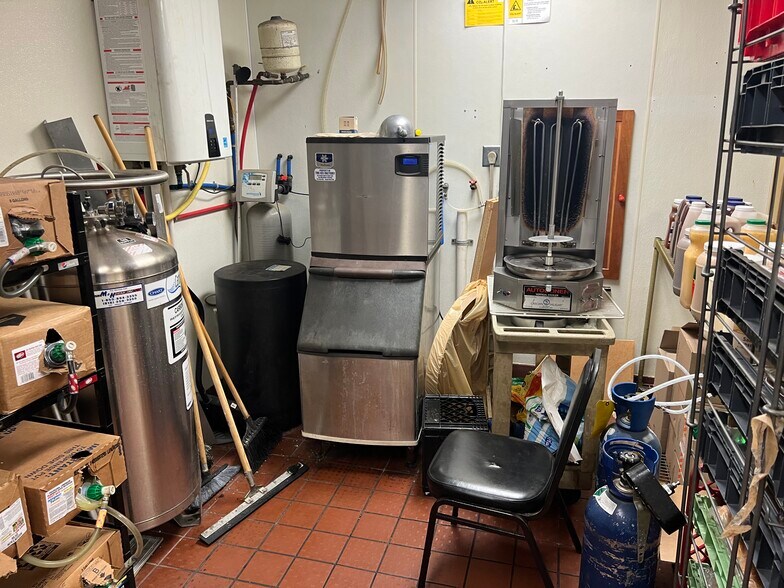 More Photos Of 1020 W Buchanan St, California Fast Food For Sale