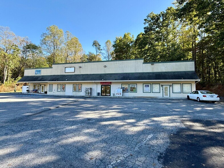 Primary Photo Of 15462 Stewartsville Rd, Vinton Convenience Store For Sale