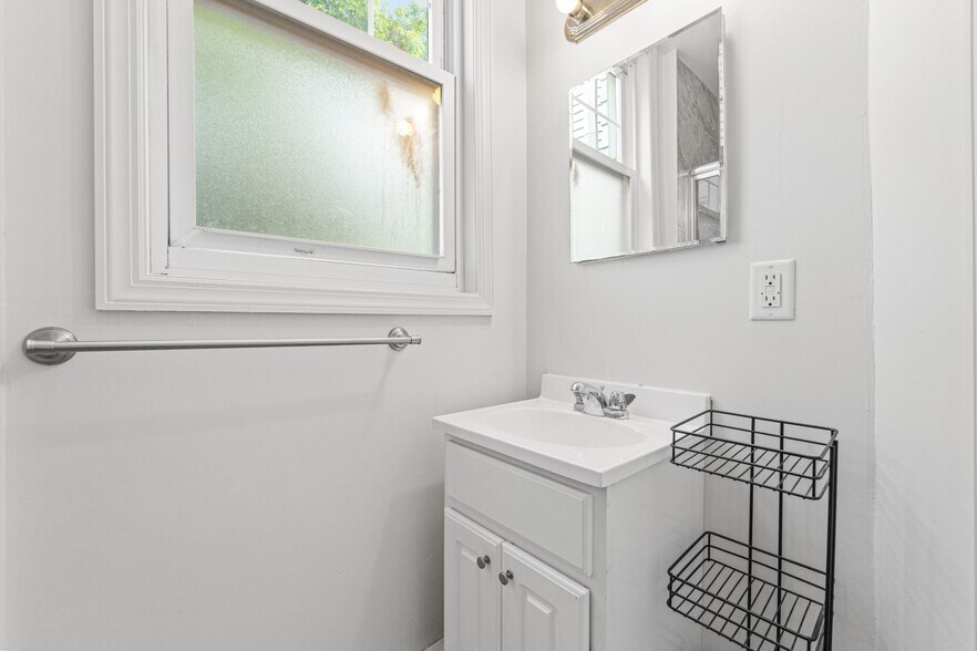 More Photos Of 188 Avenue B, Bayonne Office For Sale