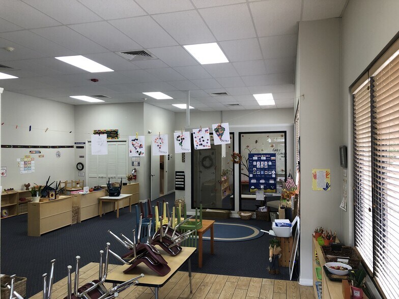 More Photos Of 2535 Northbrooke Plaza Dr, Naples Medical For Sale