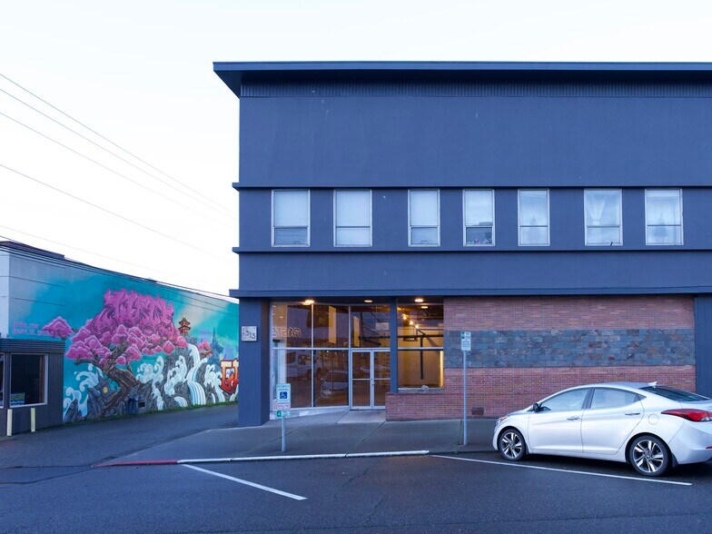 More Photos Of 1313 Hewitt Ave, Everett Storefront Retail Residential For Lease