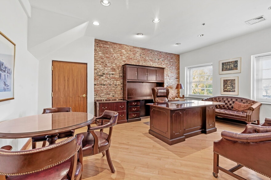 More Photos Of 415-419 S 2nd St, Philadelphia Loft Creative Space For Sale