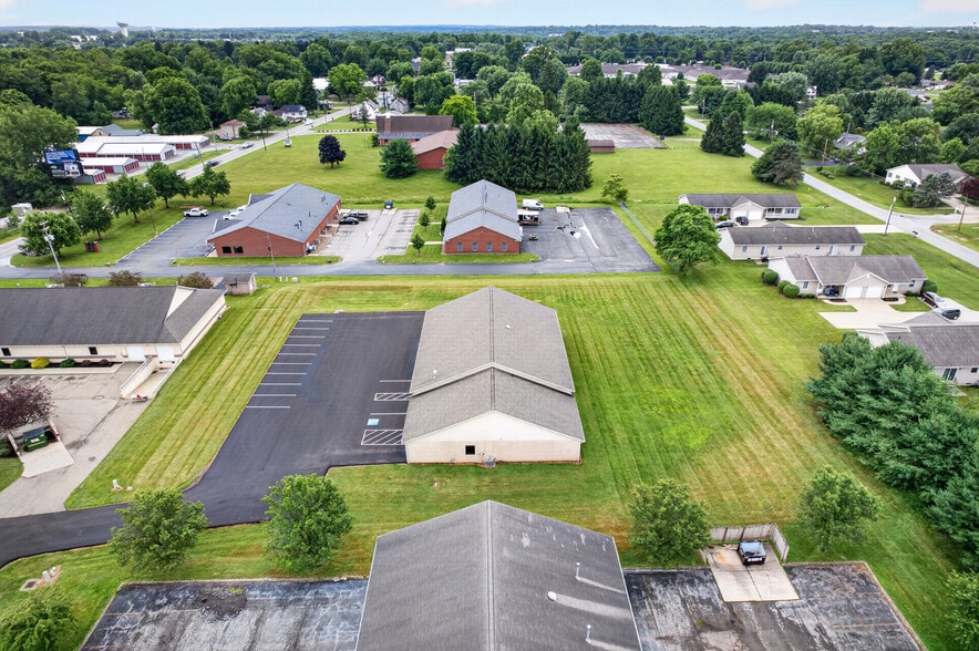 More Photos Of 5240 Cleveland Ave, Wooster Flex For Sale