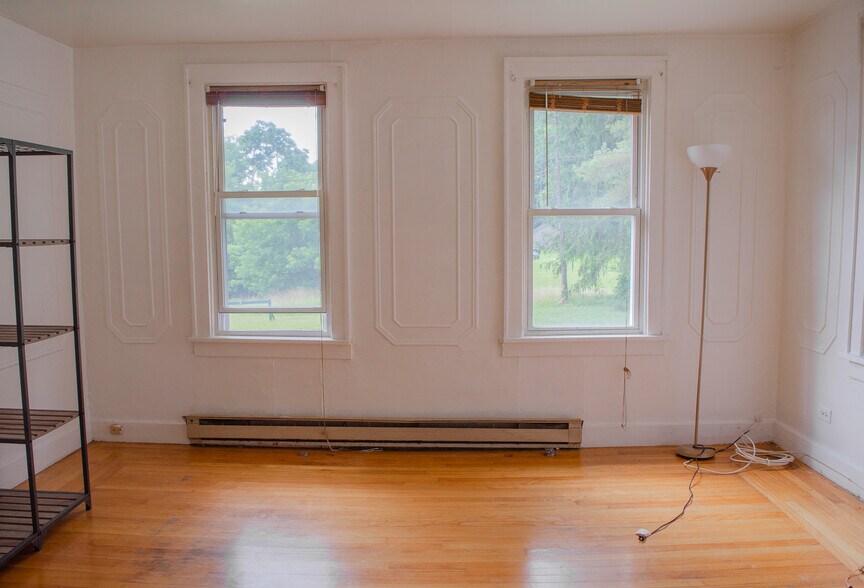 More Photos Of 1620 Columbia Tpke, Castleton On Hudson Storefront Retail Residential For Sale