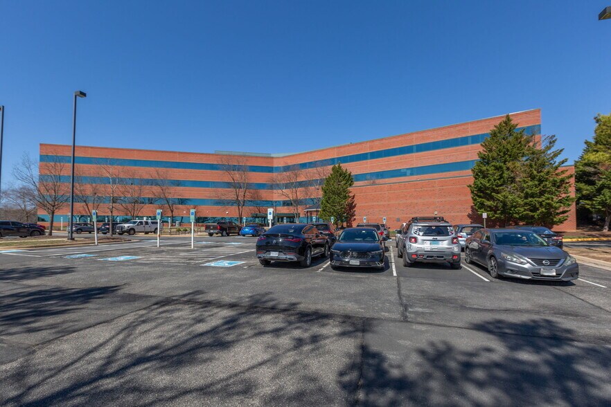 More Photos Of 10304 Spotsylvania Ave, Fredericksburg Office For Lease