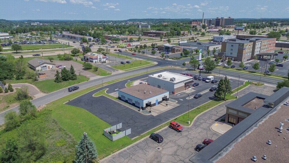 More Photos Of 2610 Craig Rd, Eau Claire Carwash For Sale