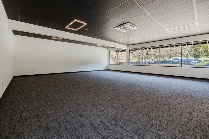 More Photos Of 3649 Frontage Rd, Port Orchard Office For Lease