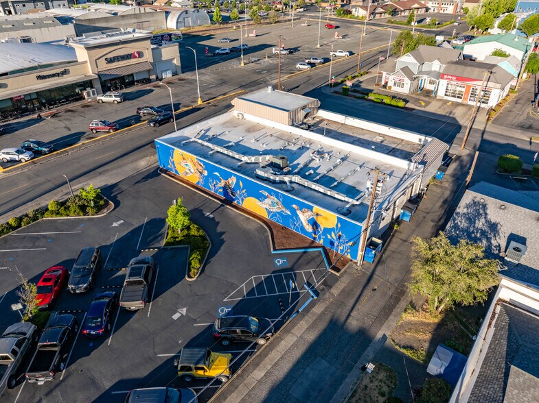 More Photos Of 239 SE G St, Grants Pass General Retail For Sale