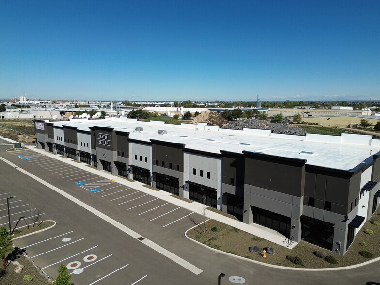 More Photos Of 2200 E Chisholm Dr, Nampa Showroom For Lease
