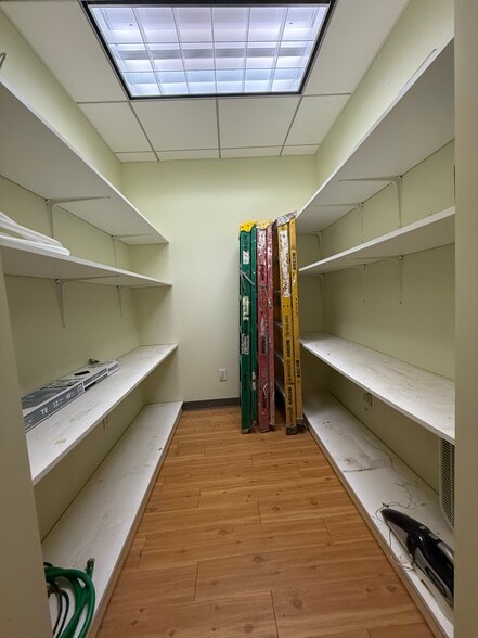 More Photos Of 6527 New Peachtree Rd, Atlanta Medical For Sale