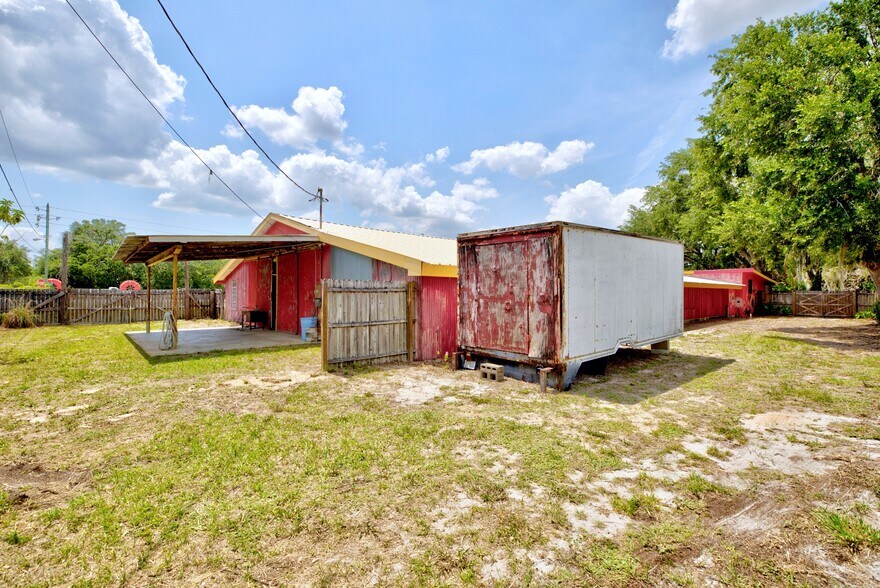 More Photos Of 2815 State Road 17 S, Avon Park Light Distribution For Sale