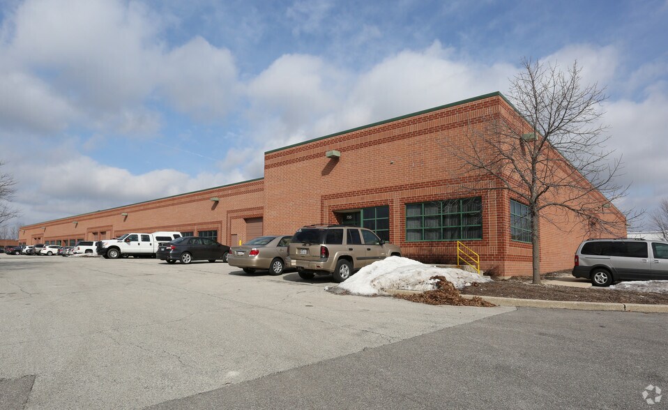 More Photos Of 733-747 Kimberly Dr, Carol Stream Warehouse For Lease