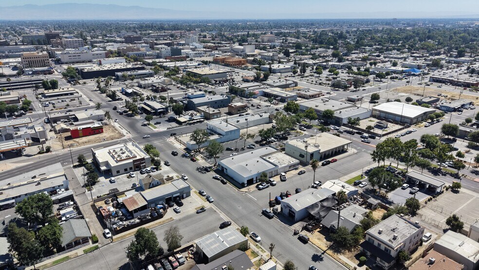 More Photos Of 1401-1411 25th St, Bakersfield Auto Repair For Sale