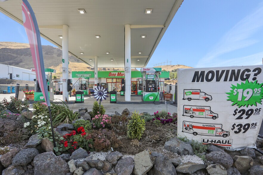 More Photos Of 606 E 1st, Rufus Convenience Store For Sale