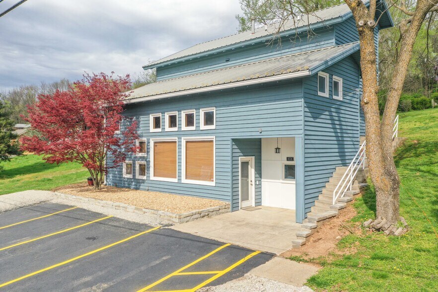 Primary Photo Of 4114 S Lone Pine Ave, Springfield Office Residential For Sale