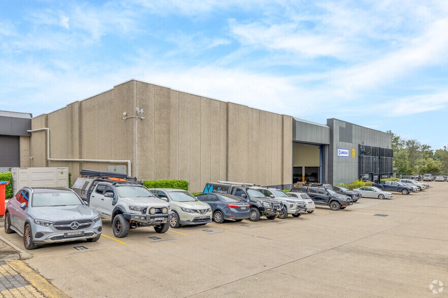 More Photos Of 10-16 South St, RYDALMERE Light Distribution For Lease