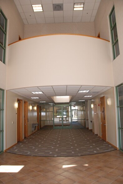 More Photos Of 10 Executive Ct, Napa Office For Lease
