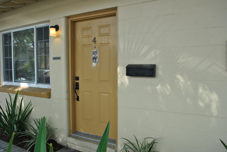 More Photos Of 5710 4th St N, Saint Petersburg Office Residential For Sale