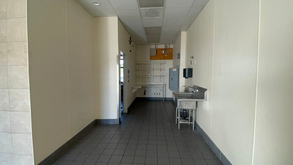 More Photos Of 2675-2685 S Eastern Ave, Las Vegas Unknown For Lease