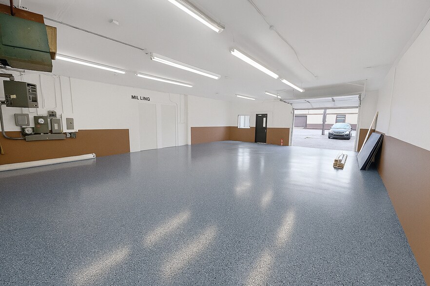 More Photos Of 471 Washington ave, North Haven Industrial For Lease