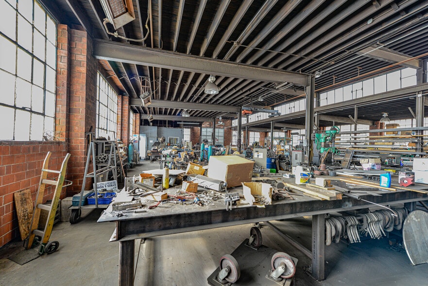More Photos Of 2600 N 9th St, Saint Louis Manufacturing For Sale