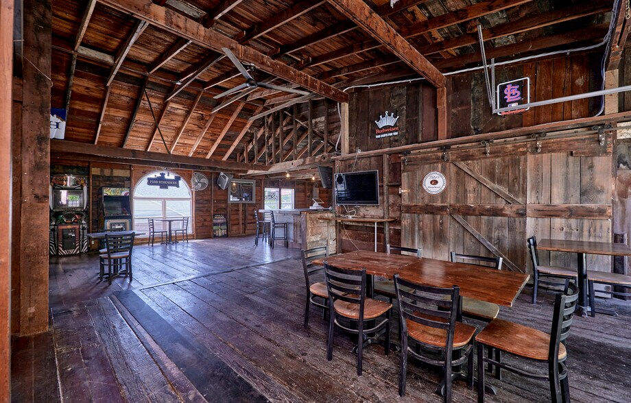 More Photos Of 113 W 5th St, Hermann Storefront Retail Office For Sale