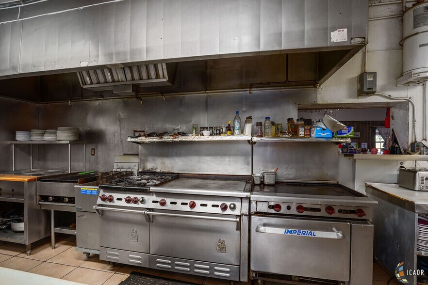 More Photos Of 8120 CA-111, Niland Flex For Sale