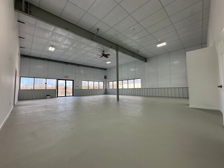 More Photos Of 238 Norwich Rd, Plainfield Industrial For Sale