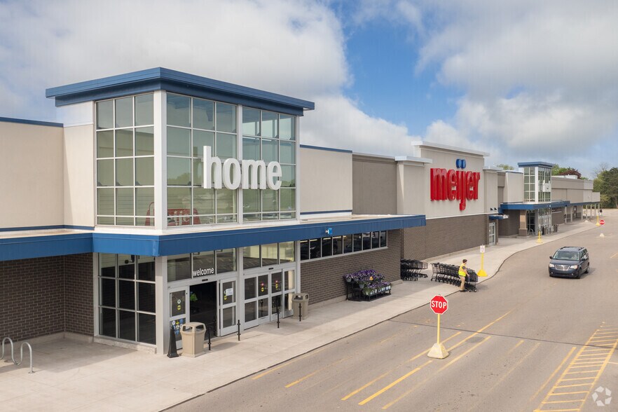 More Photos Of 550 Baldwin St, Jenison Supermarket For Lease