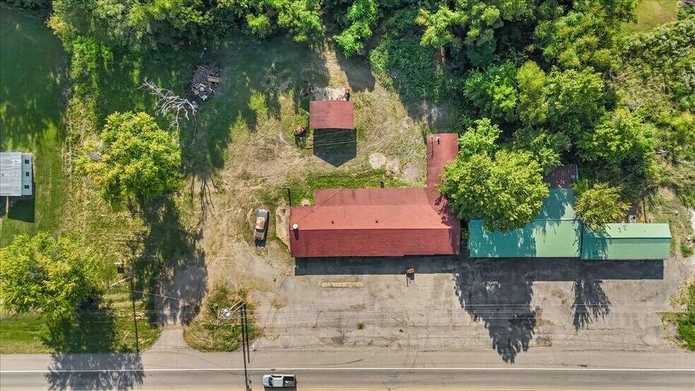 More Photos Of 2701 Pocola blvd, Pocola Warehouse For Sale