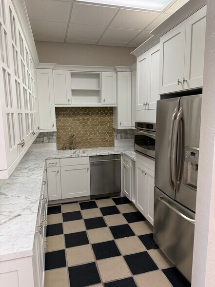 More Photos Of 7655 E Redfield Rd, Scottsdale Light Distribution For Lease