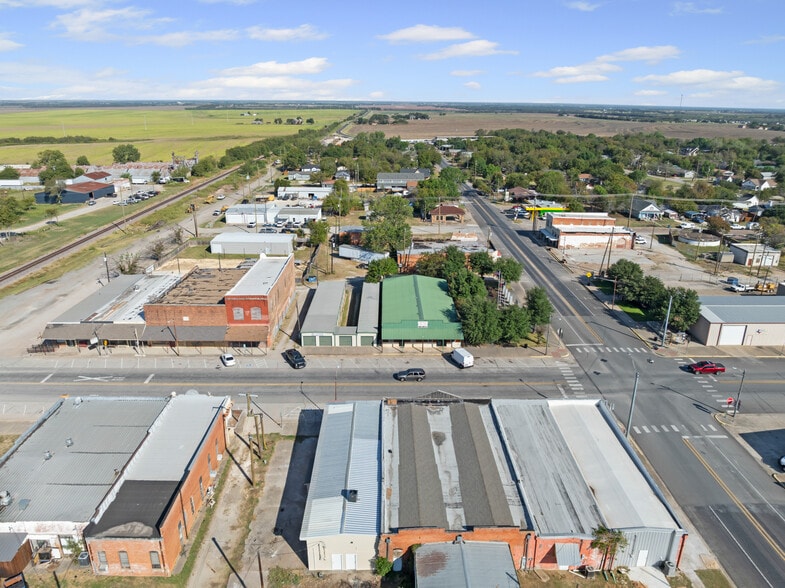 More Photos Of 109 W Main St, Itasca Storefront For Sale