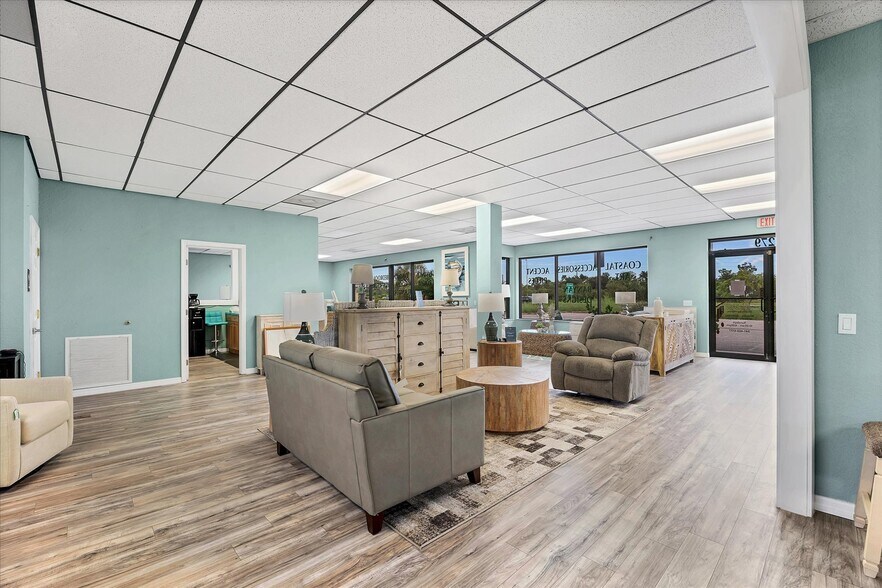 More Photos Of 3279 S Access Rd, Englewood Freestanding For Sale