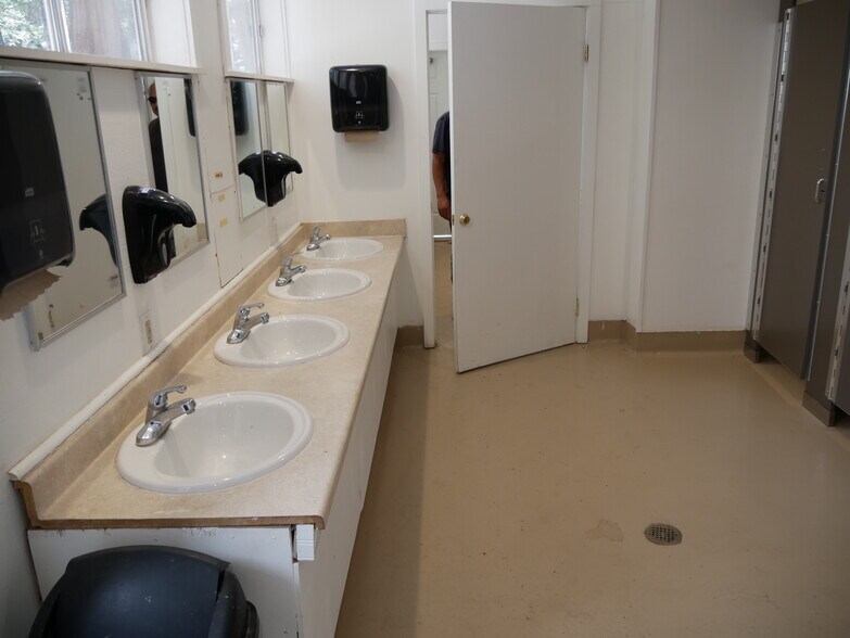 More Photos Of 42193 Seven Oaks Road, Angelus Oaks Specialty For Sale