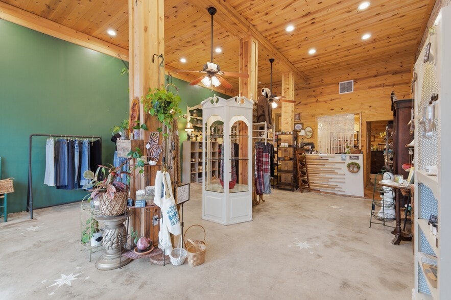 More Photos Of 131 S Lee St, Fort Gibson General Retail For Sale