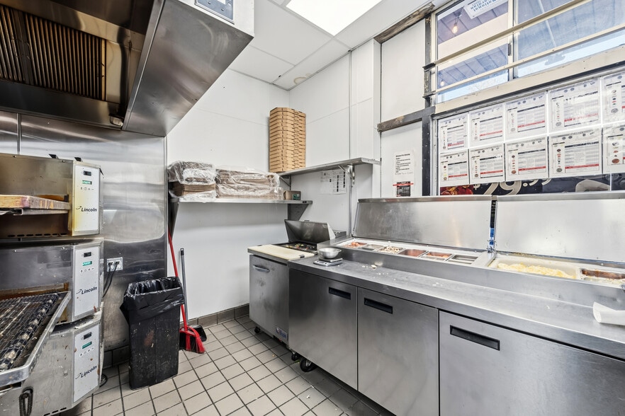 More Photos Of 702 Colorado Ave, Palo Alto General Retail For Sale