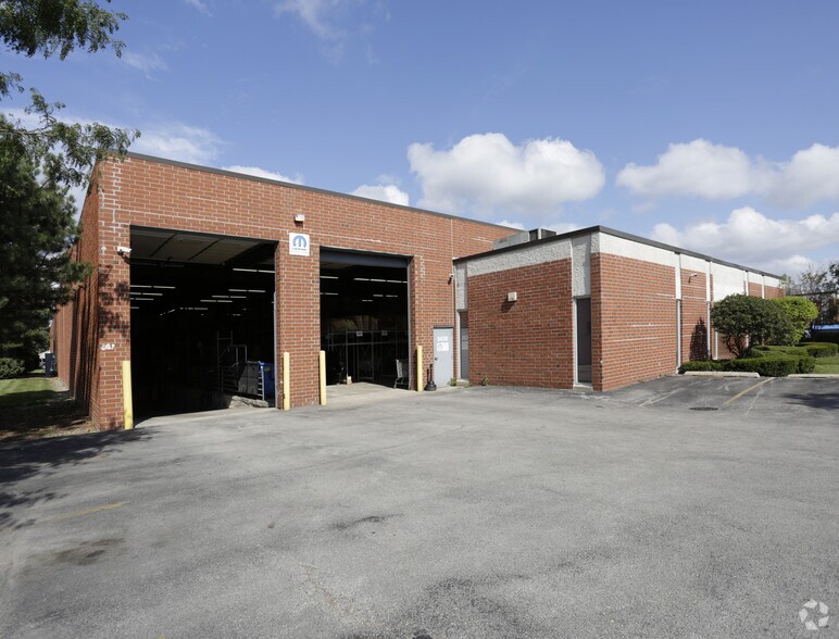 More Photos Of 5404-5446 Dansher Rd, Countryside Warehouse For Lease
