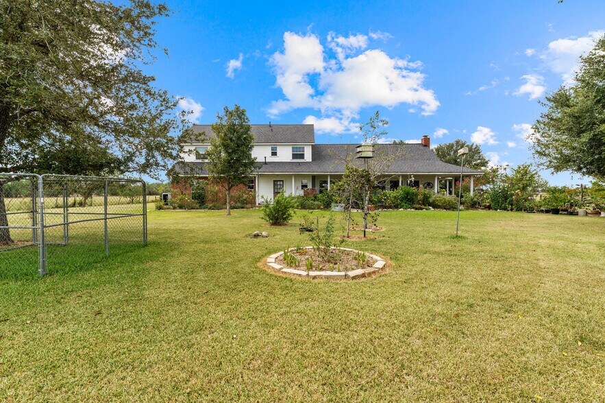 More Photos Of 14935 Highway 36, Needville Land For Sale