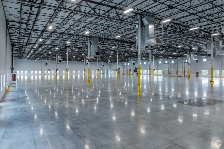 More Photos Of 6422 E Campus Dr, San Antonio Warehouse For Lease