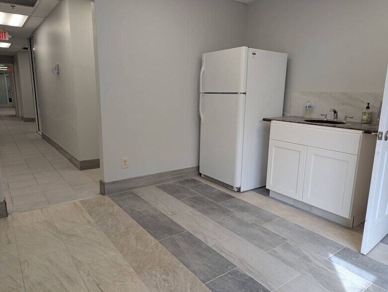 More Photos Of 701 NW Federal Hwy, Stuart Medical For Lease