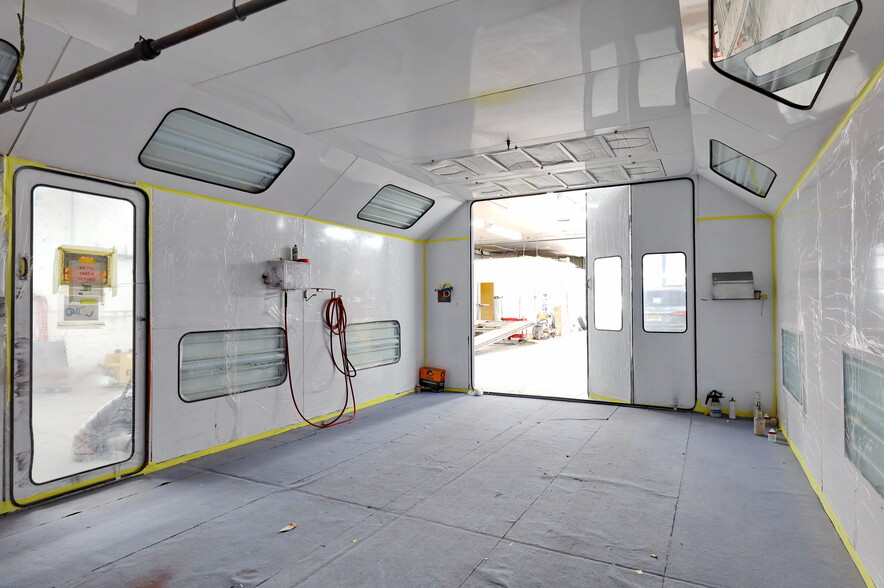 More Photos Of 106 Hayward Pl, Wallington Auto Repair For Sale