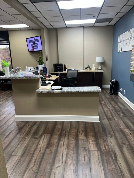 More Photos Of 1750 California Ave, Corona Unknown For Lease