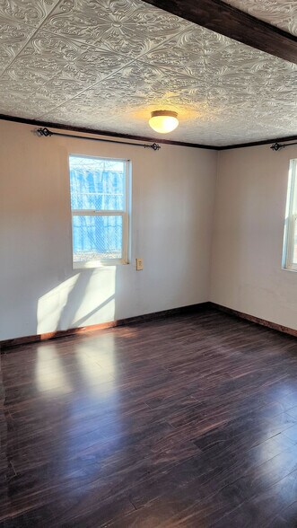 More Photos Of 2107 E Mead Ave, Yakima Manufacturing For Sale