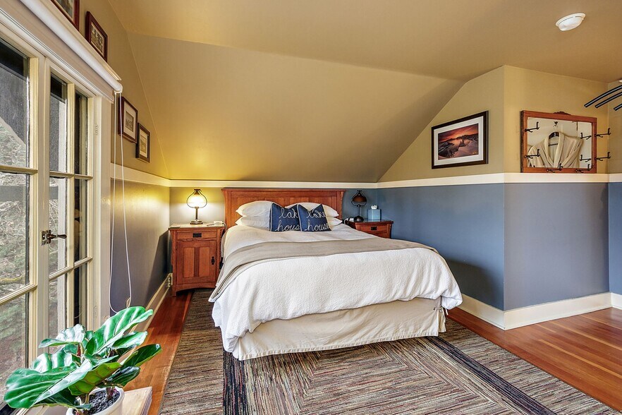 More Photos Of 455 N Oregon St, Jacksonville Hospitality For Sale