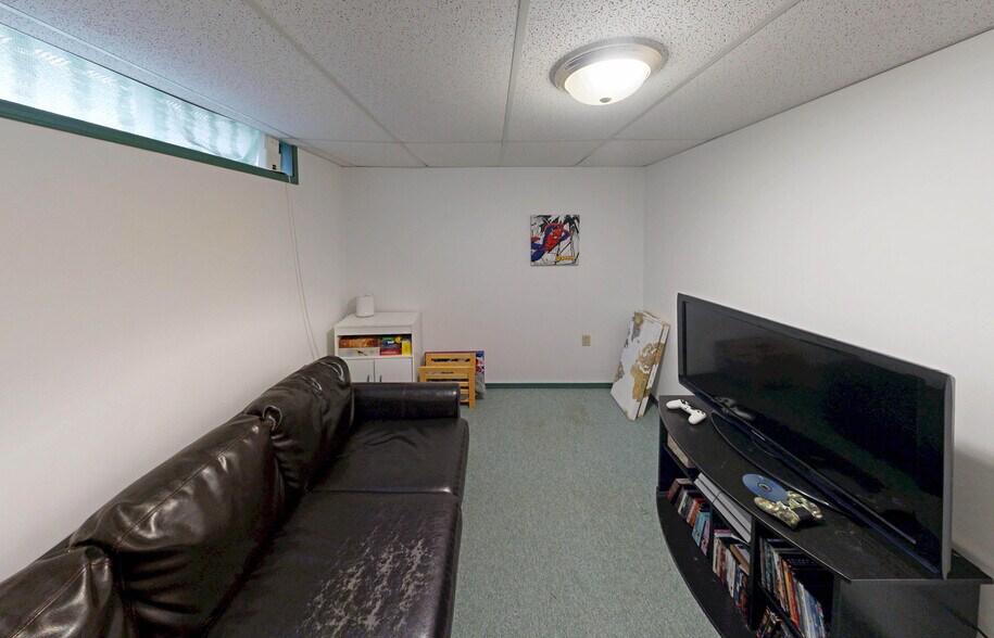 More Photos Of 10941 81 Av NW, Edmonton Dormitory For Sale