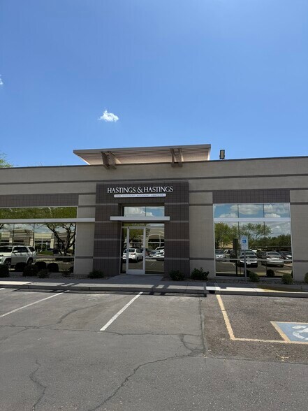 More Photos Of 9150 W Indian School Rd, Phoenix Office For Sale
