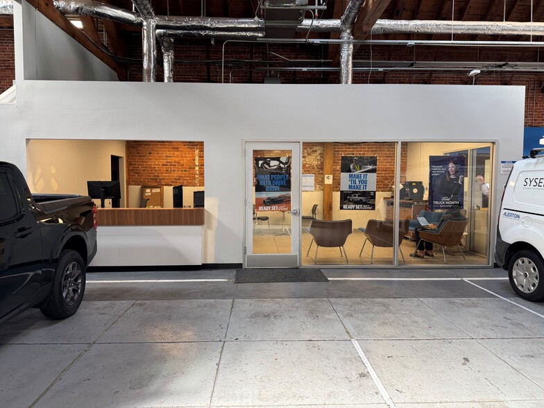 More Photos Of 2550 Webster St, Oakland Auto Dealership For Sale